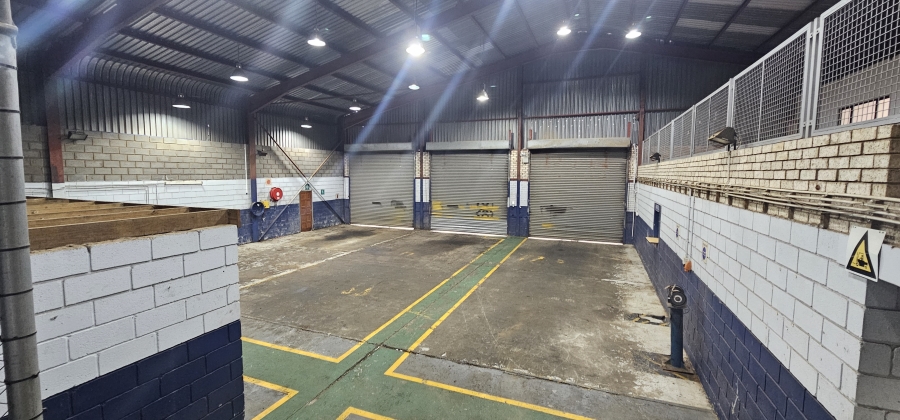 To Let Commercial Property for Rent in Beacon Bay North Eastern Cape